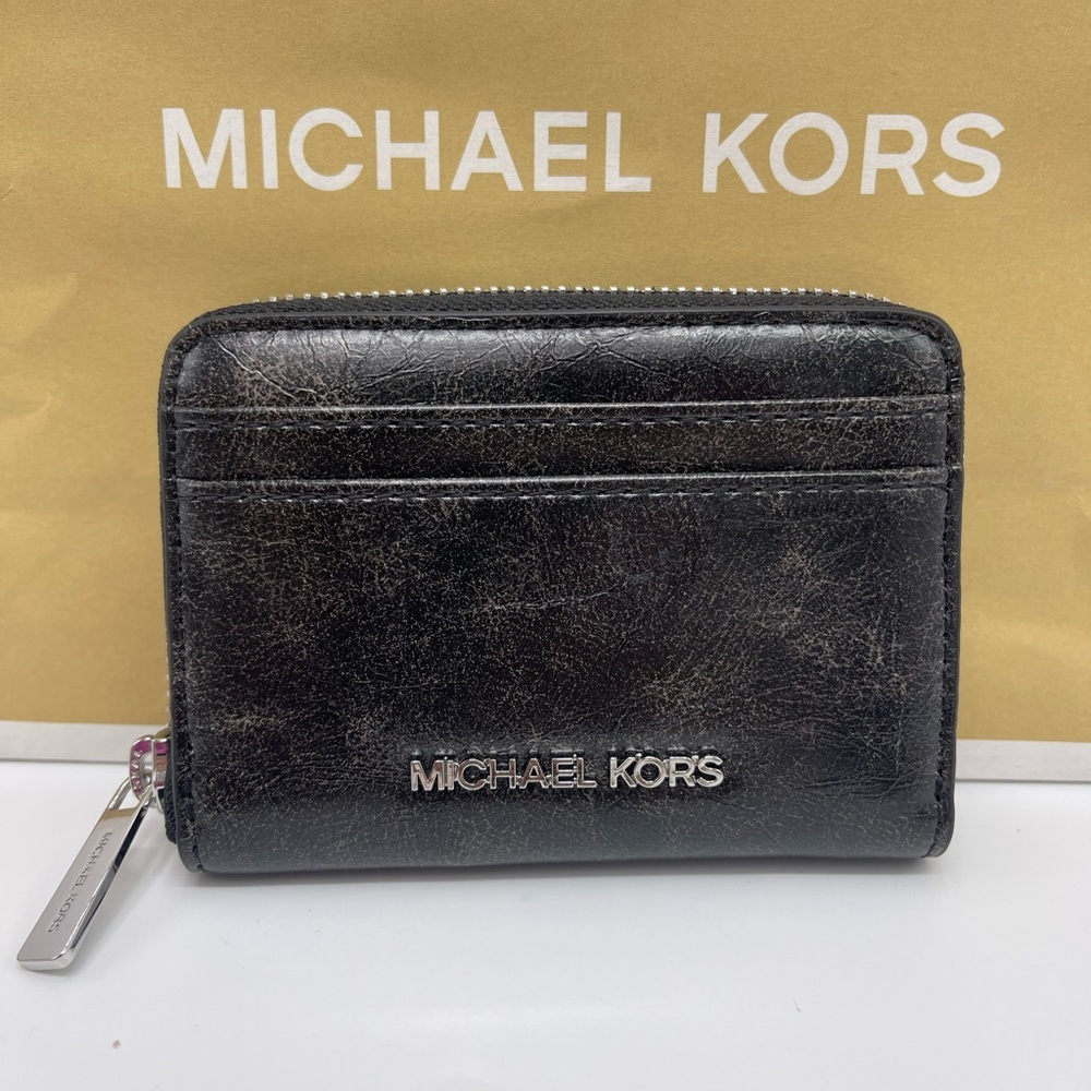 MICHAEL KORS Jet Set Medium Distressed Zip Around Card Case
Black 
NWT - Picture 11 of 16